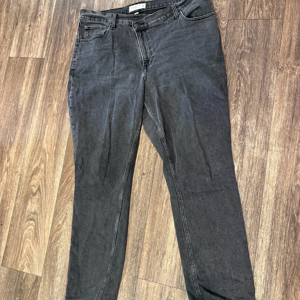 Abercrombie & Fitch Curve Love Faded Black 90s Slim Straight Leg Jeans Ultra